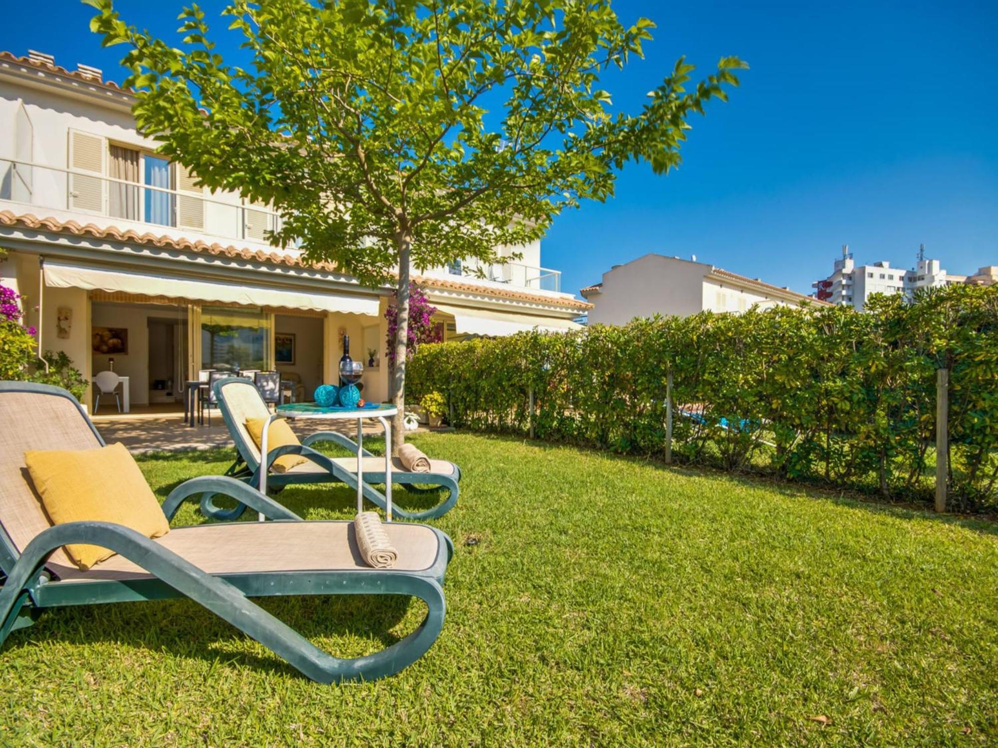 Home, 200m From Holiday home
