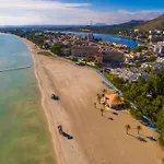 Holiday Home, 200M From Beach